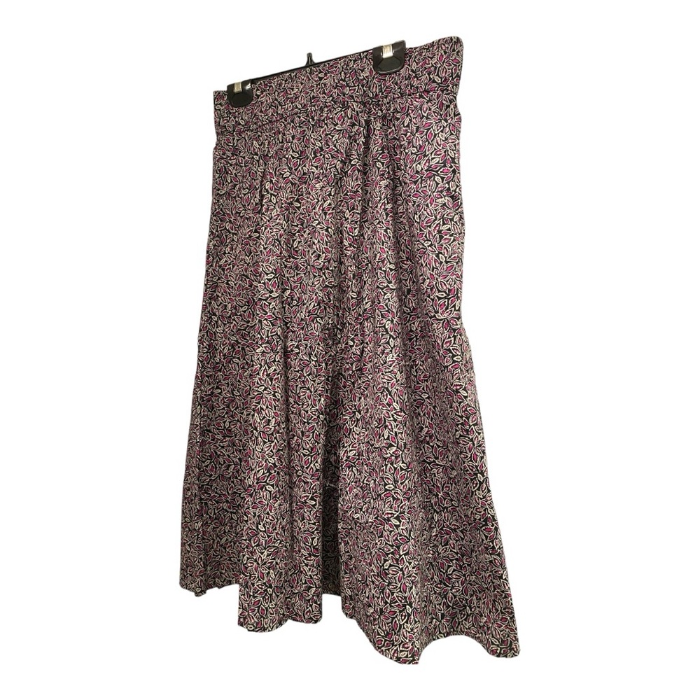 Reitmans NWT floral skirt. Just below the knee a-line skirt. Size large